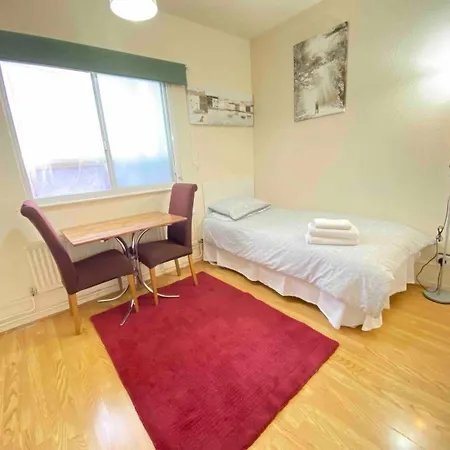 Single - Kings Cross, Female Only,,