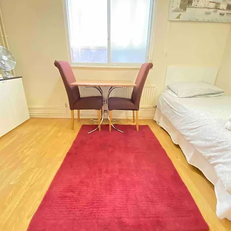 Single - Kings Cross, Female Only,, * London