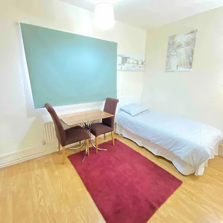 Single - Kings Cross, Female Only,, Homestay