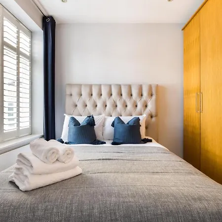 Is Yours - 2 Bedroom In Kensington * London