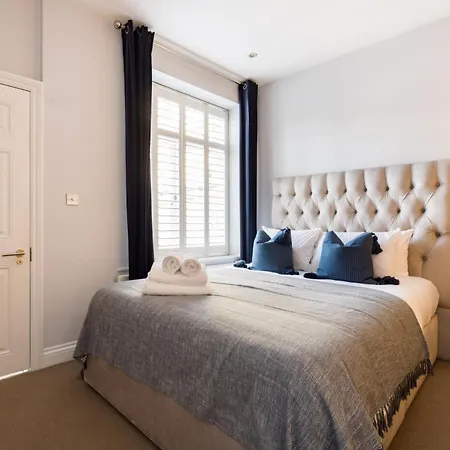 Apartment Is Yours - 2 Bedroom In Kensington *