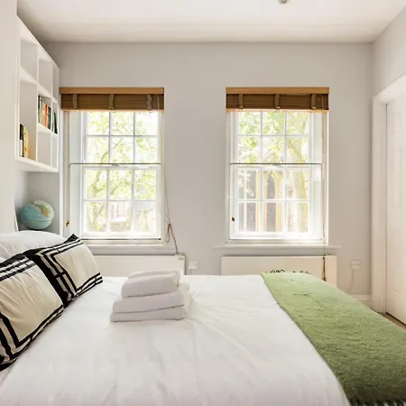 Is Yours - 2 Bedroom In Kensington Apartment London