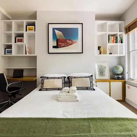 Is Yours - 2 Bedroom In Kensington Apartment London