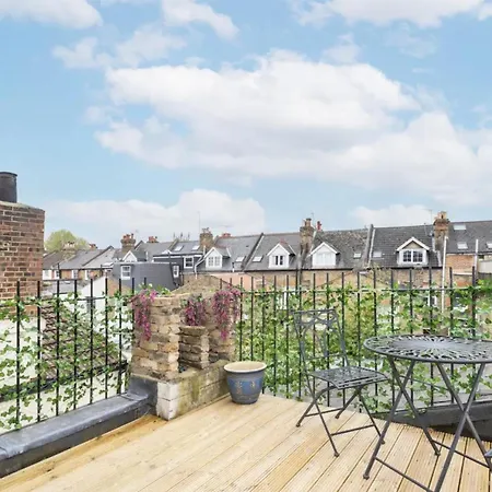 & Leafy - 2 Bedroom In Clapham * London