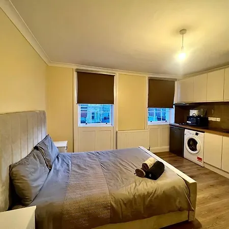 C.london, Zone 1. Double Studio, Moments From Oxford St Apartment