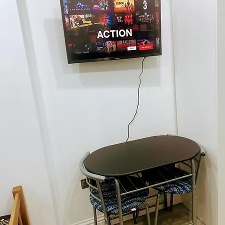 Great Place In Northwood Apartment