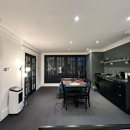 Flat - Northwest London