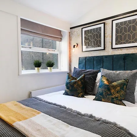 Cosy And Stunning Abode In Apartment London