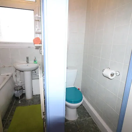 Kingward Apartment *