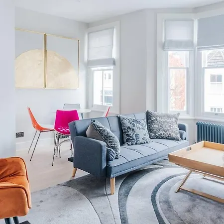 Fulham Light 2 Bedroom *