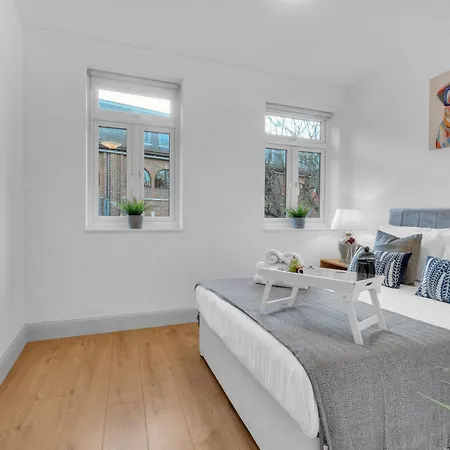 Apartment Homely - West Putney London