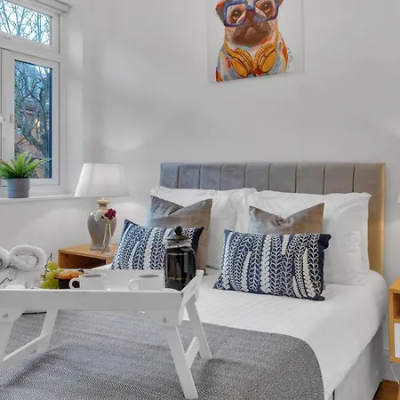 Homely - West Putney