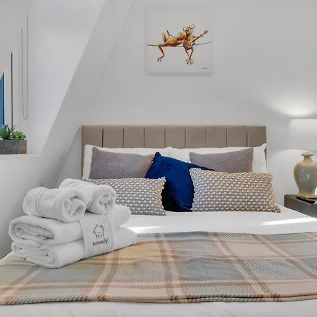 Homely - West Putney