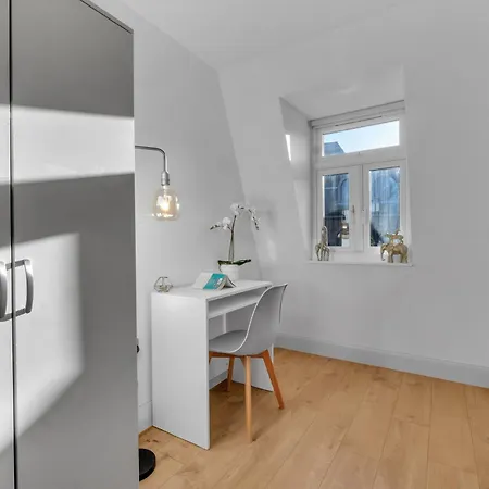 Apartment Homely - West Putney London
