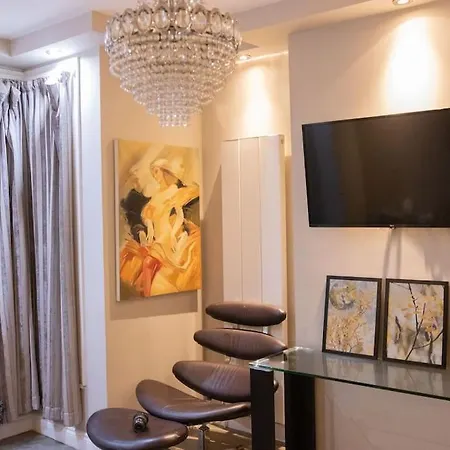 Oikoshomes Three Bedroom Flat In *
