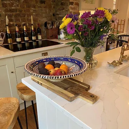 Gorgeous Grade Ii Listed Georgian House - Leafy Square Views - Holiday home *