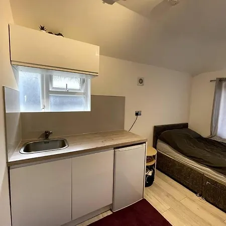 Apartment Modern Brand New Build Studio London