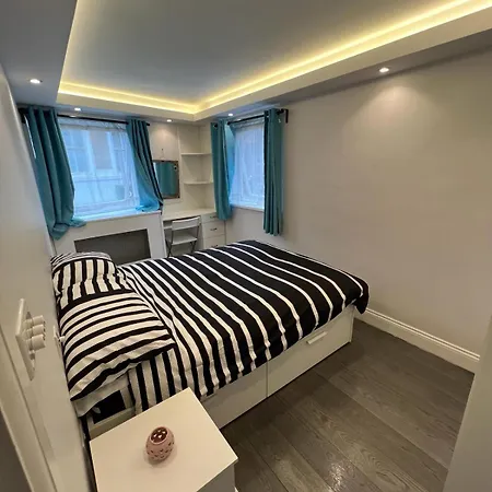 Lovely Chelsea Entire Apartment London