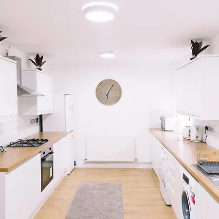 5 Bedroom Holiday home *