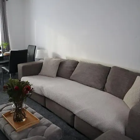 Charming 3bed In High