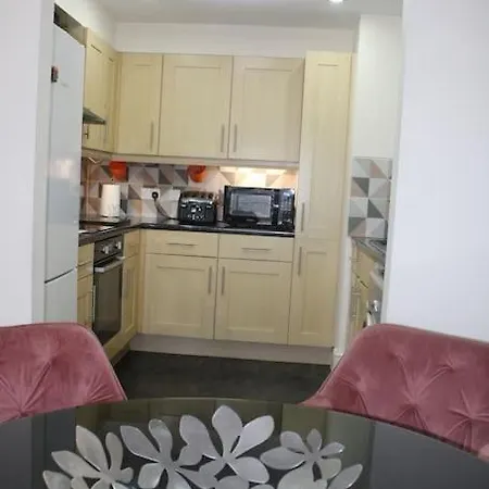 Apartment Urban Oasis: North London