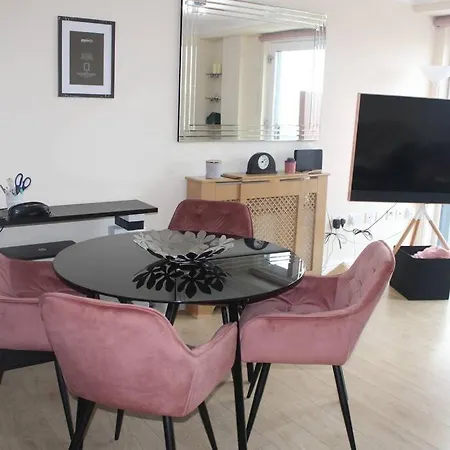 Apartment Urban Oasis: North London