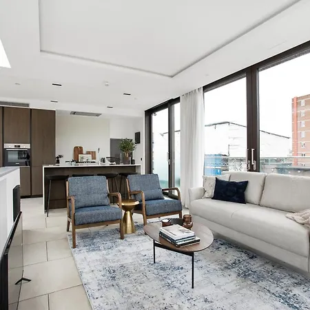 Apartment Stunning 3 Bedroom Penthouse Private Terrace Ac *