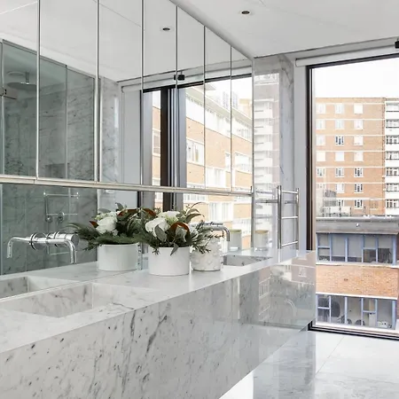 Stunning 3 Bedroom Penthouse Private Terrace Ac London