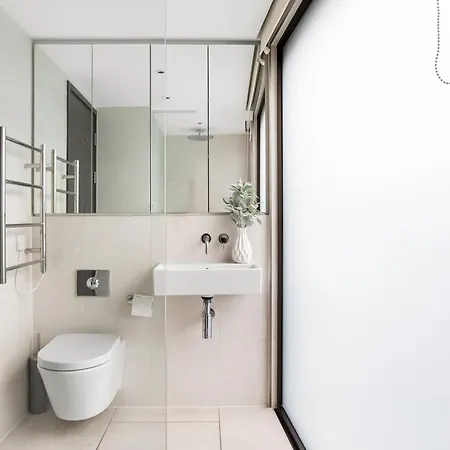 Stunning 3 Bedroom Penthouse Private Terrace Ac Apartment *