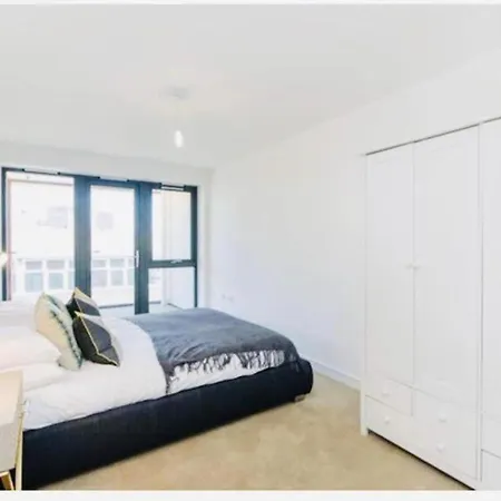 Impeccable 1-bed In Apartment