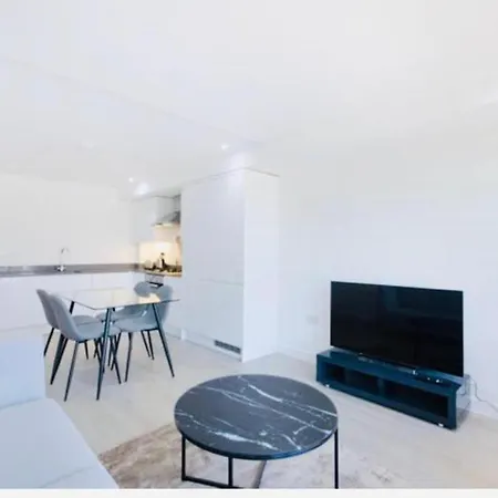 Apartment Impeccable 1-bed In *