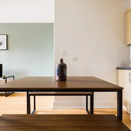 The Waterloo Apartment *