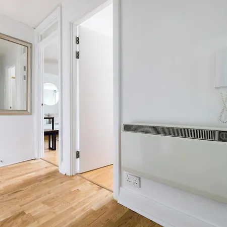The Waterloo Apartment *