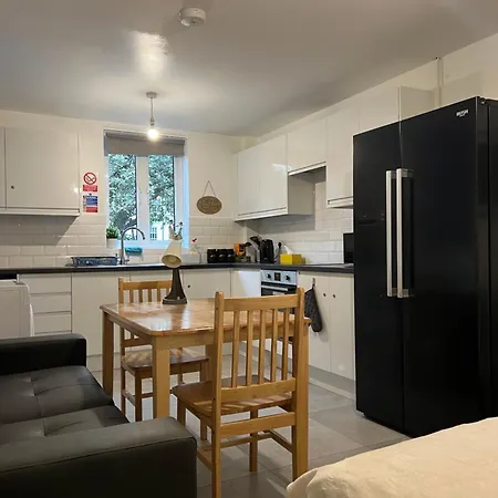 Homestay Lovely Double In Euston & Square In