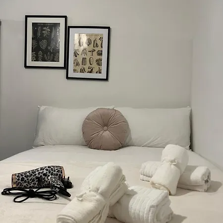 Lovely Double In Euston & Square In