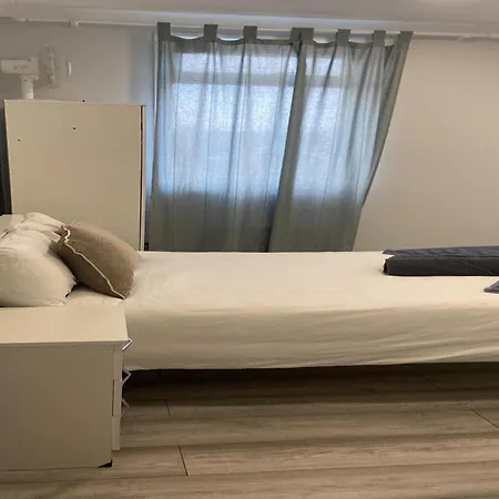 Captivating 1-bed In Apartment London