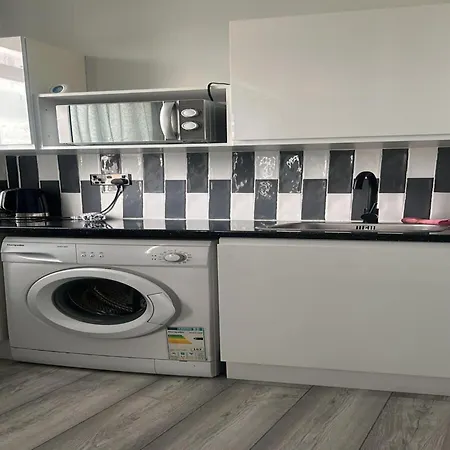 Captivating 1-bed In *