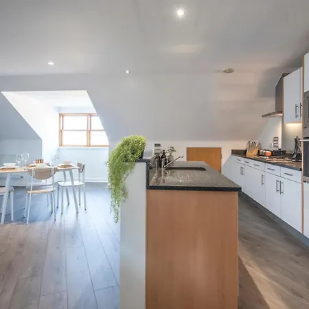 The Loft - Spacious Luxury 2 Bed 2 Bath With Free Secure Parking And Tube Close By London