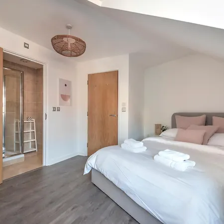 The Loft - Spacious Luxury 2 Bed 2 Bath With Free Secure Parking And Tube Close By * London