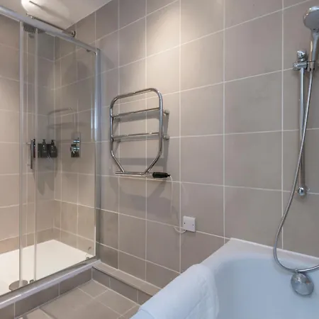 Apartment The Loft - Spacious Luxury 2 Bed 2 Bath With Free Secure Parking And Tube Close By *