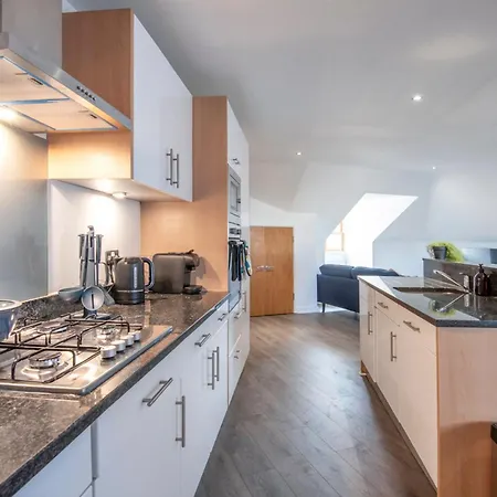 The Loft - Spacious Luxury 2 Bed 2 Bath With Free Secure Parking And Tube Close By *
