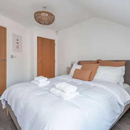 Apartment The Loft - Spacious Luxury 2 Bed 2 Bath With Free Secure Parking And Tube Close By