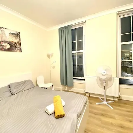 Private Studio In Central Moments From Oxford St Apartment