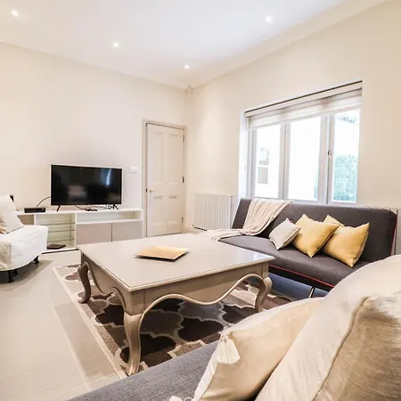 Lovely Kensington In A Prime Location London