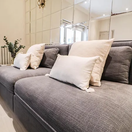 Lovely Kensington In A Prime Location Apartment *