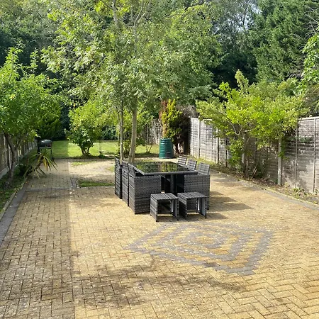 Stunning Modern Cozy 5 Star 3 Bedroom House-free Parking Greater London Metro Stations Hosted By Tony Ferienhaus *