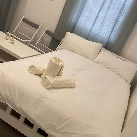 Guest & Rest 14
