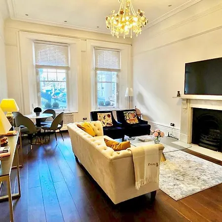 Kensington High Street Apartment