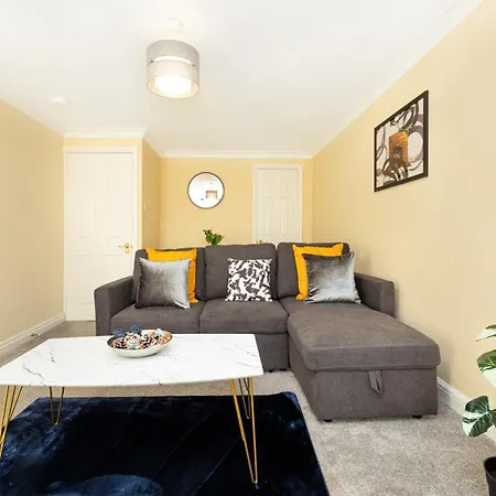 Apartment Charming 1br Flat, Canning Town, Excel, Hall