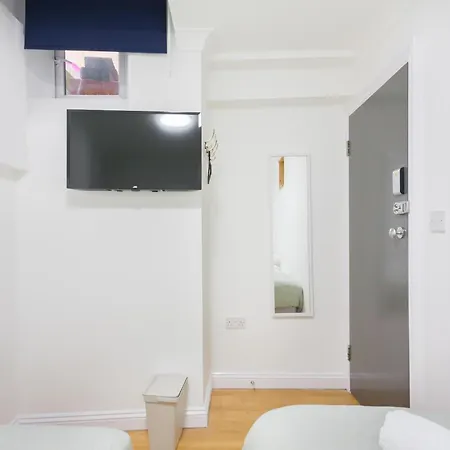 Eurostar Budget - Next To Kings Cross & Eurostar Train Station 3*